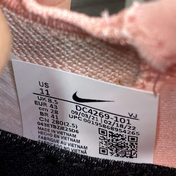 Nike React Escape DC4269-101 Women size 11 - Picture 9 of 9